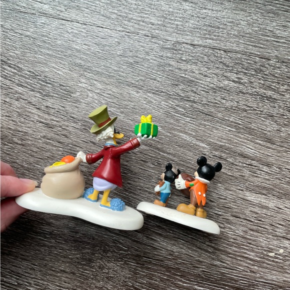 Dept 56 “A Merry Mickey Christmas, Cratchits!" Retired Christmas Set Disney - Picture 7 of 8